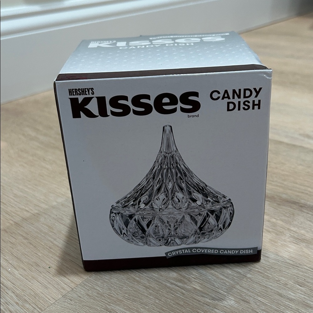 NWT Crystal Covered Hershey Kisses candy dish jar with lid